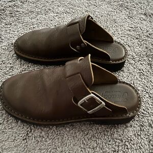 Fracap leather mules. Olive sz 38